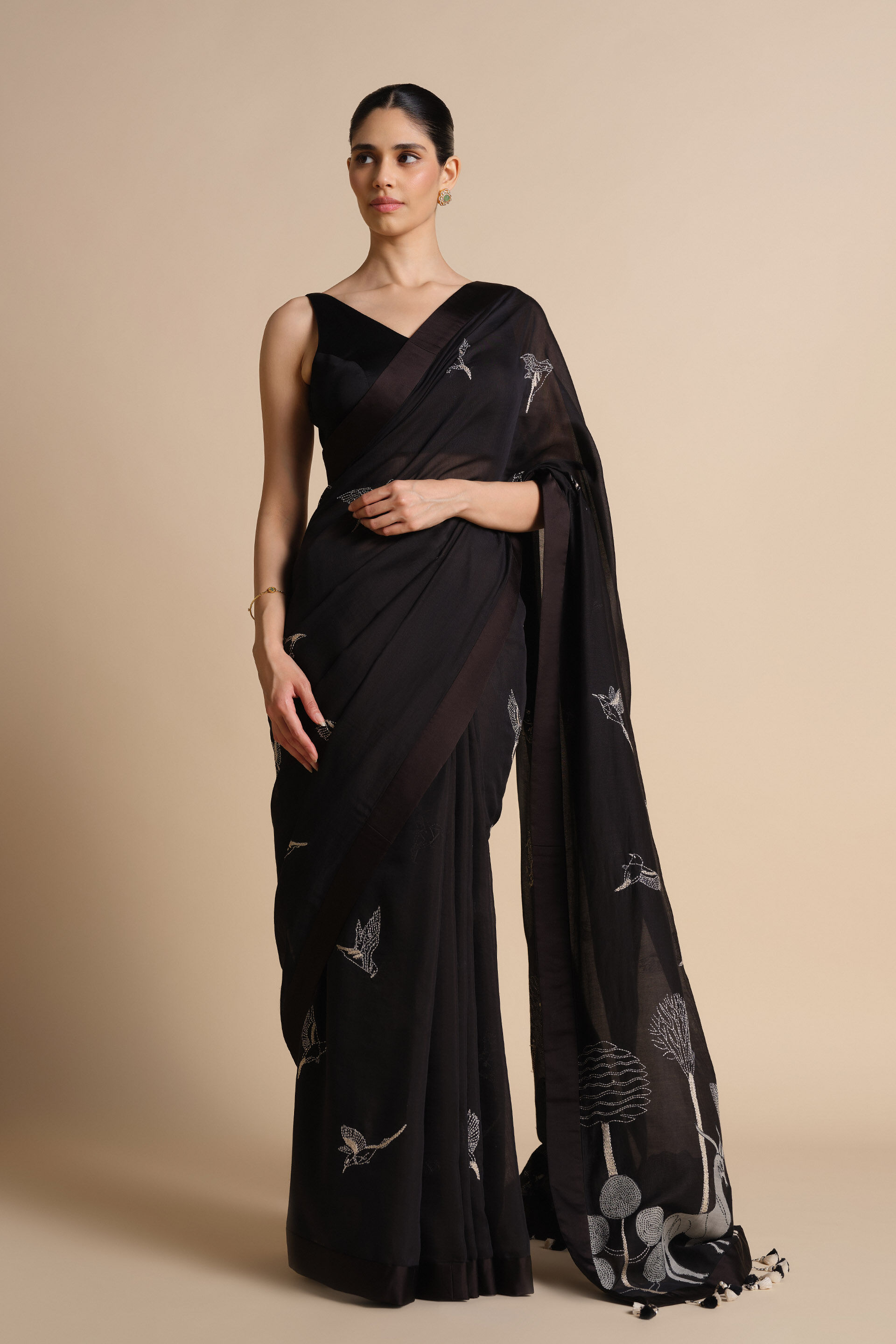 Usoa Hand-embroidered Kantha Mul Saree - Black